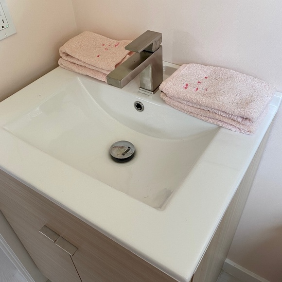 Set of 4 I Embroidered Turkish Fingertip Towels - Picture 10 of 16